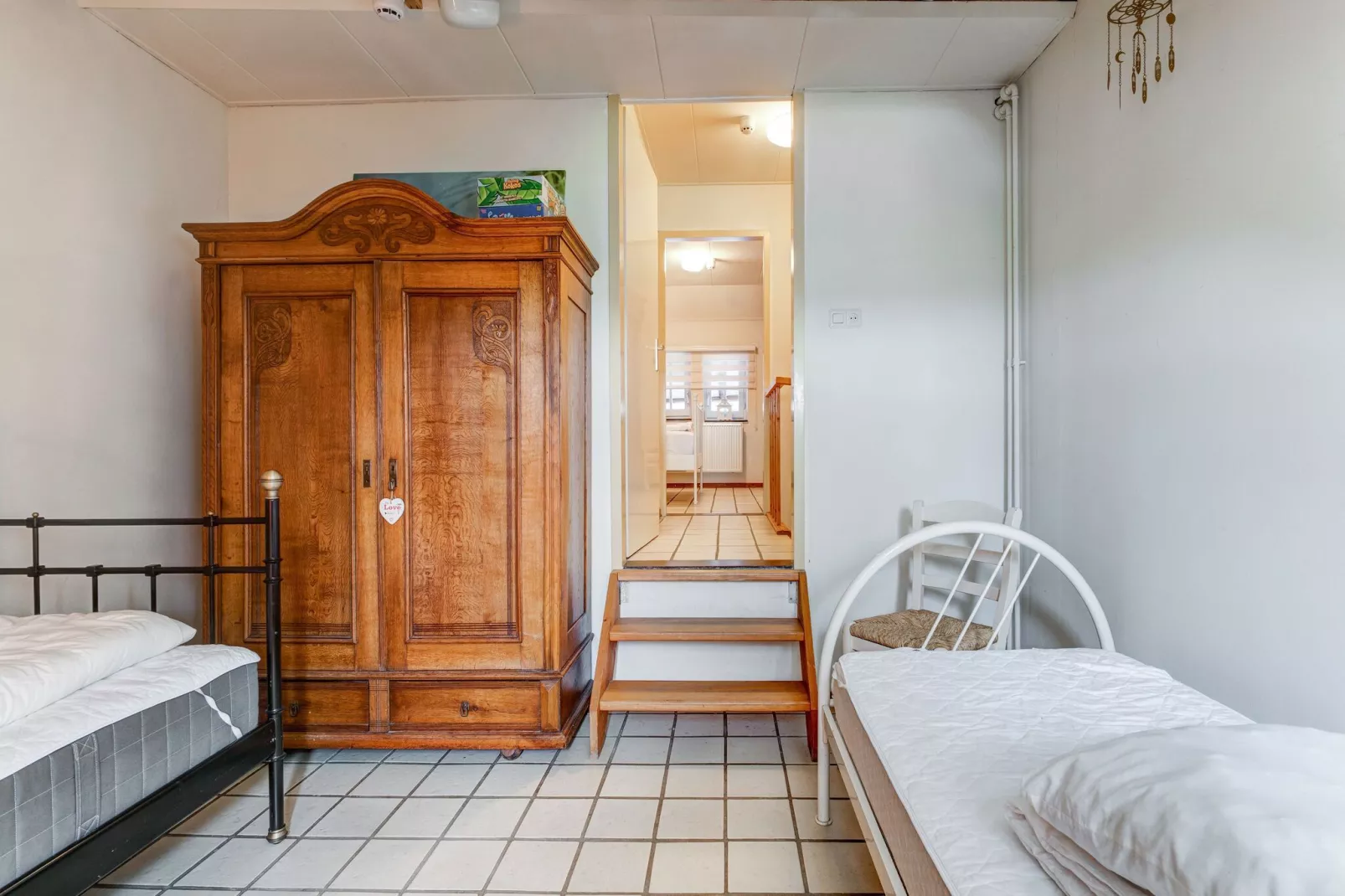 Valleyview Cottages - NR12-Bedroom
