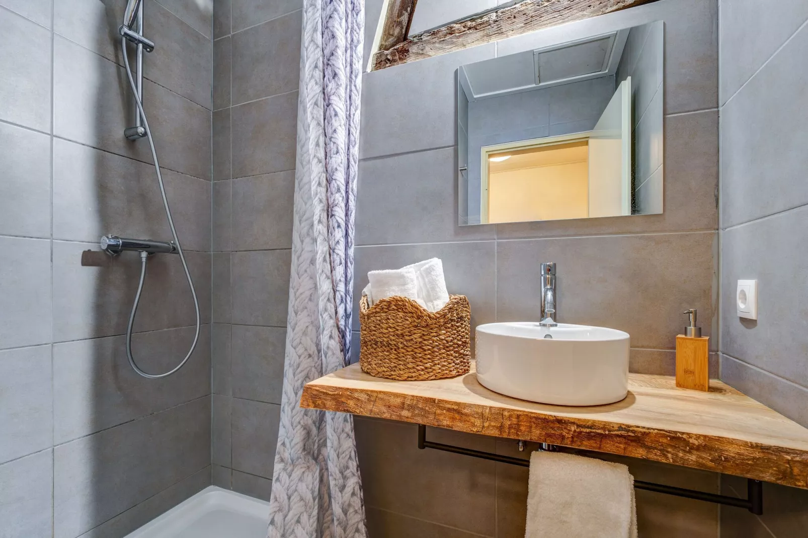 Valleyview Cottages - NR12-Bathroom
