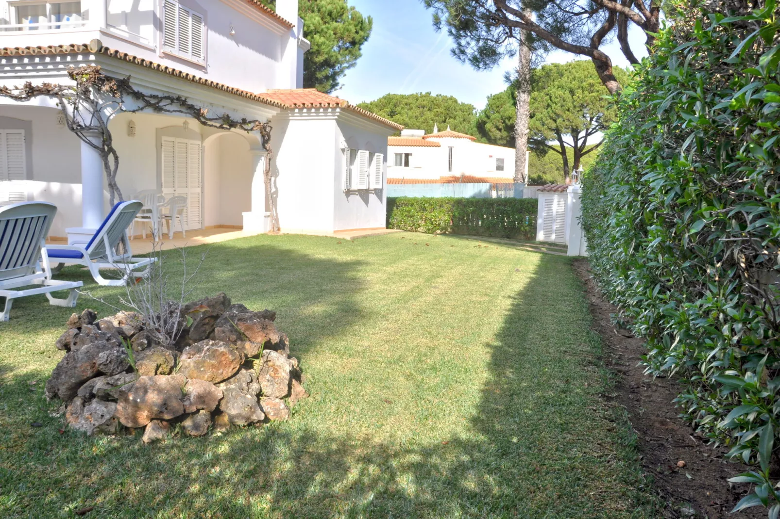 Villa Mathilda-Gardens summer