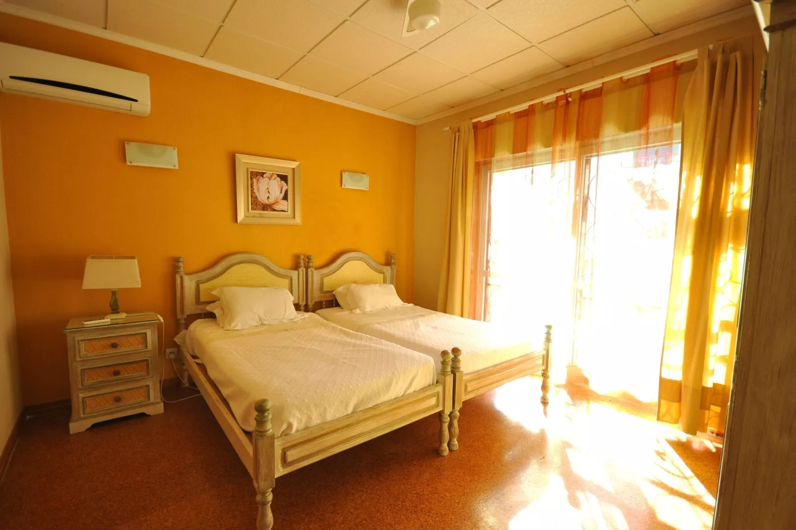 Carina-Bedroom