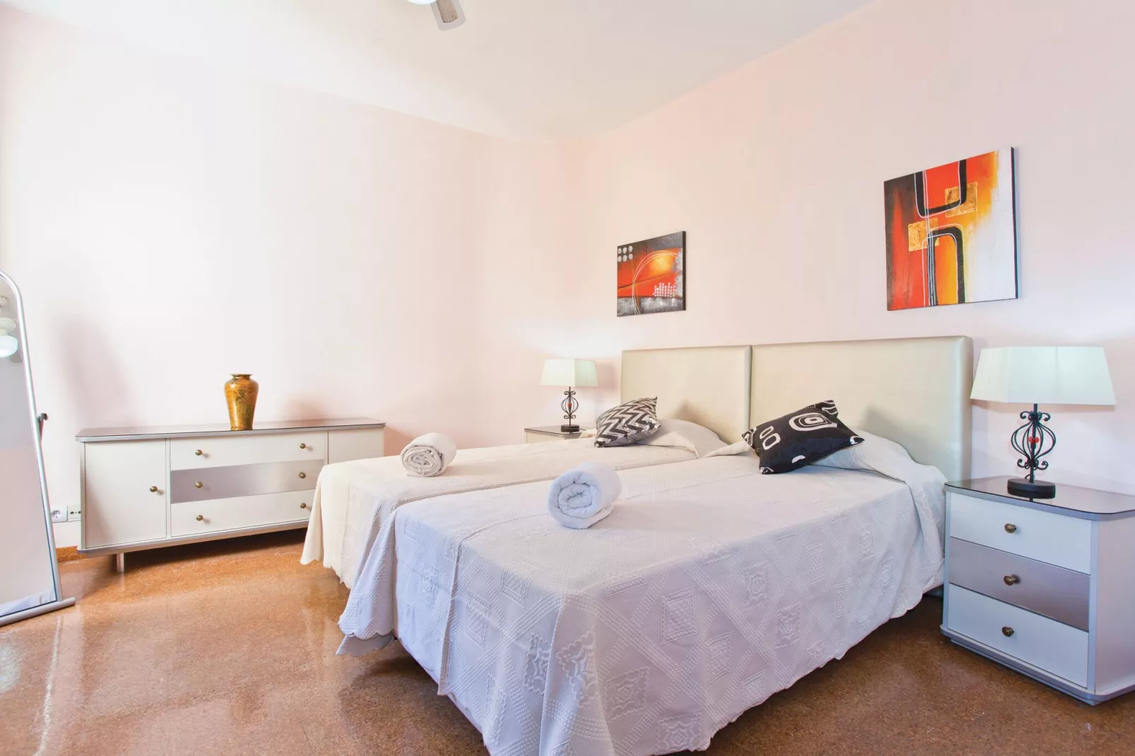 Carina-Bedroom