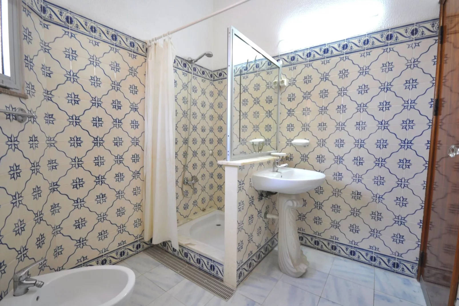 Carina-Bathroom