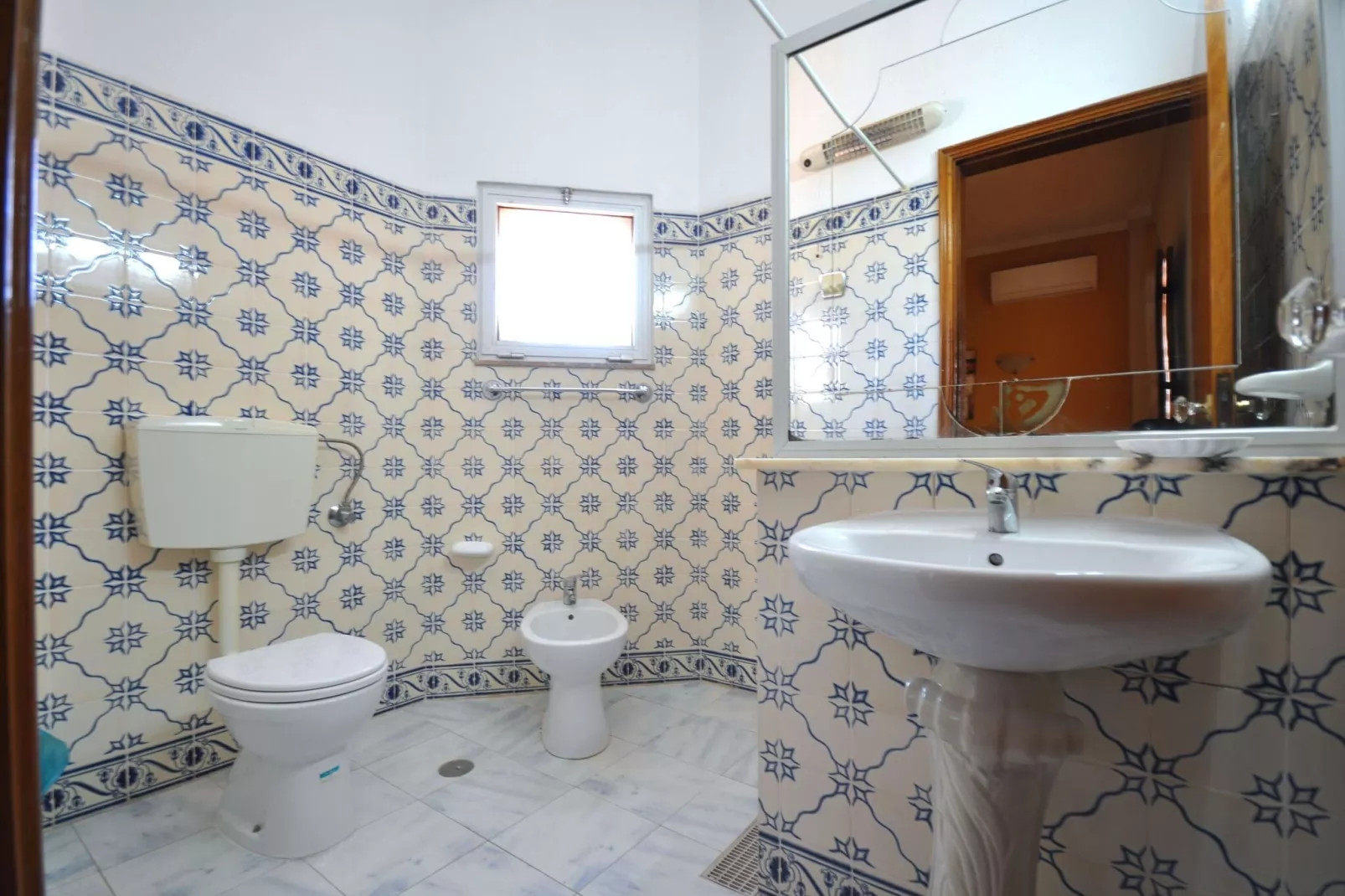 Carina-Bathroom