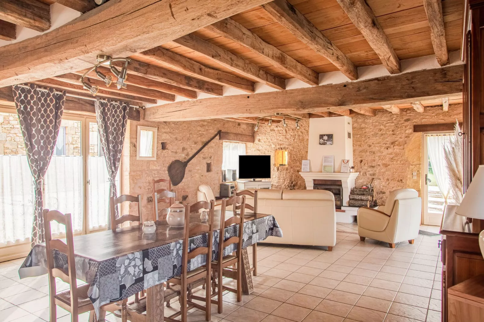 Maison de vacances Les Eyzies de Tayac Meyrals-Esszimmer