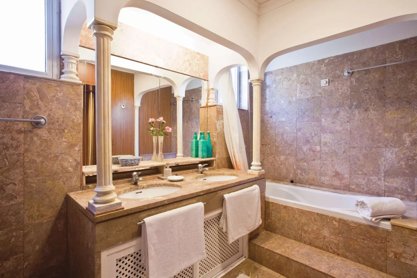 Carina-Bathroom