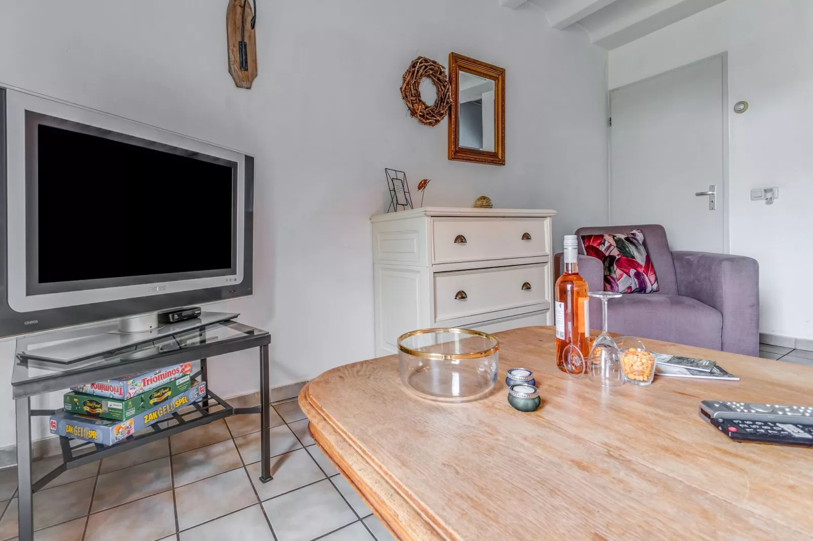Valleyview Cottages - NR13-Living room