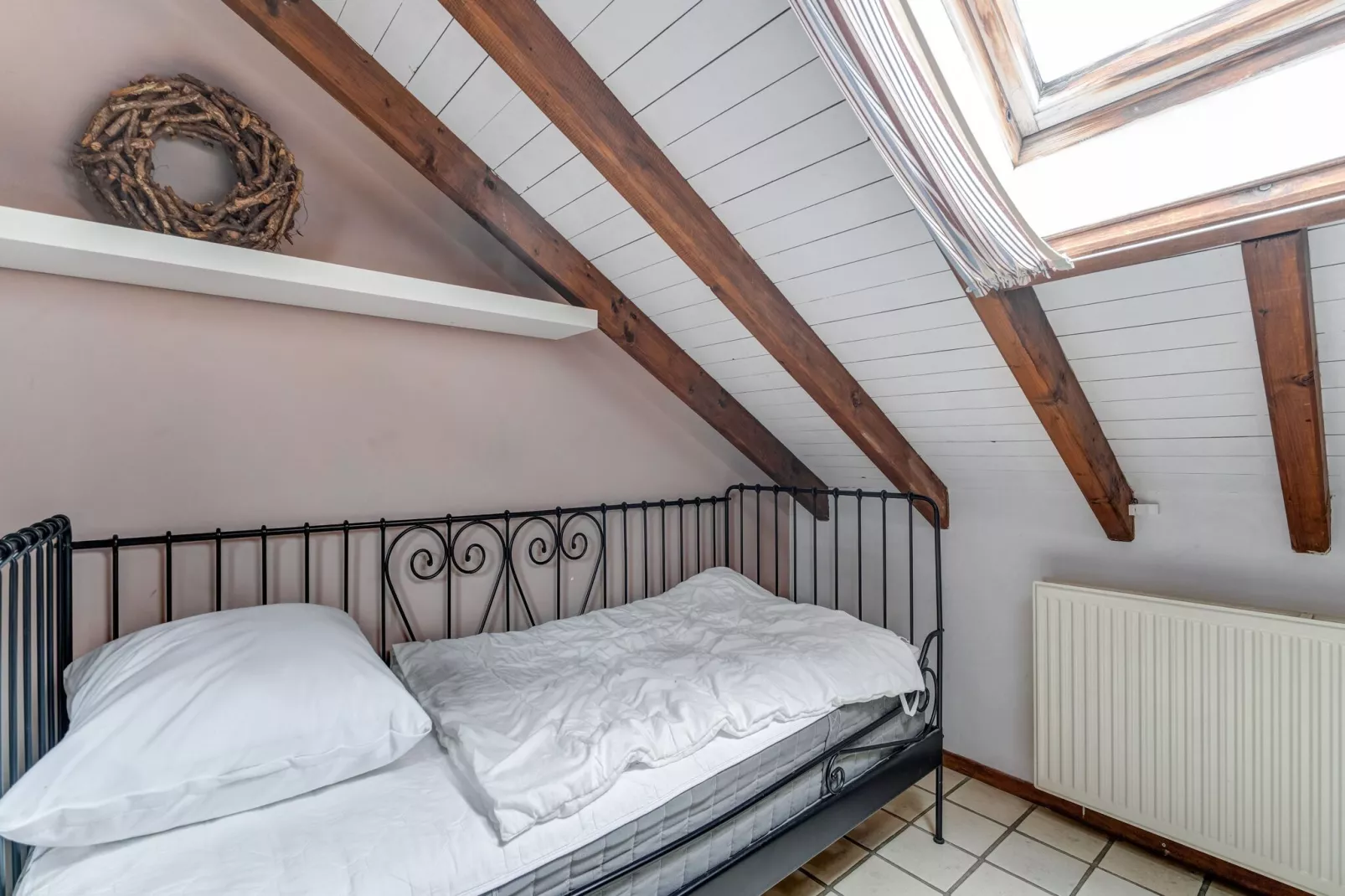 Valleyview Cottages - NR13-Bedroom