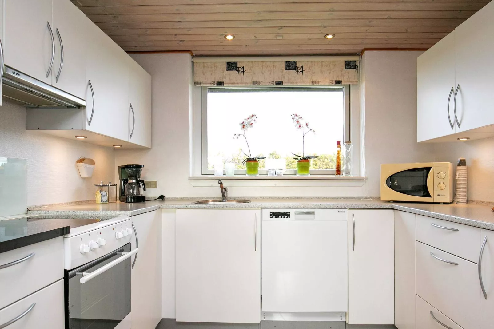 Energy-Efficient Retreat - By Traum Ferienwohnungen-Indoor