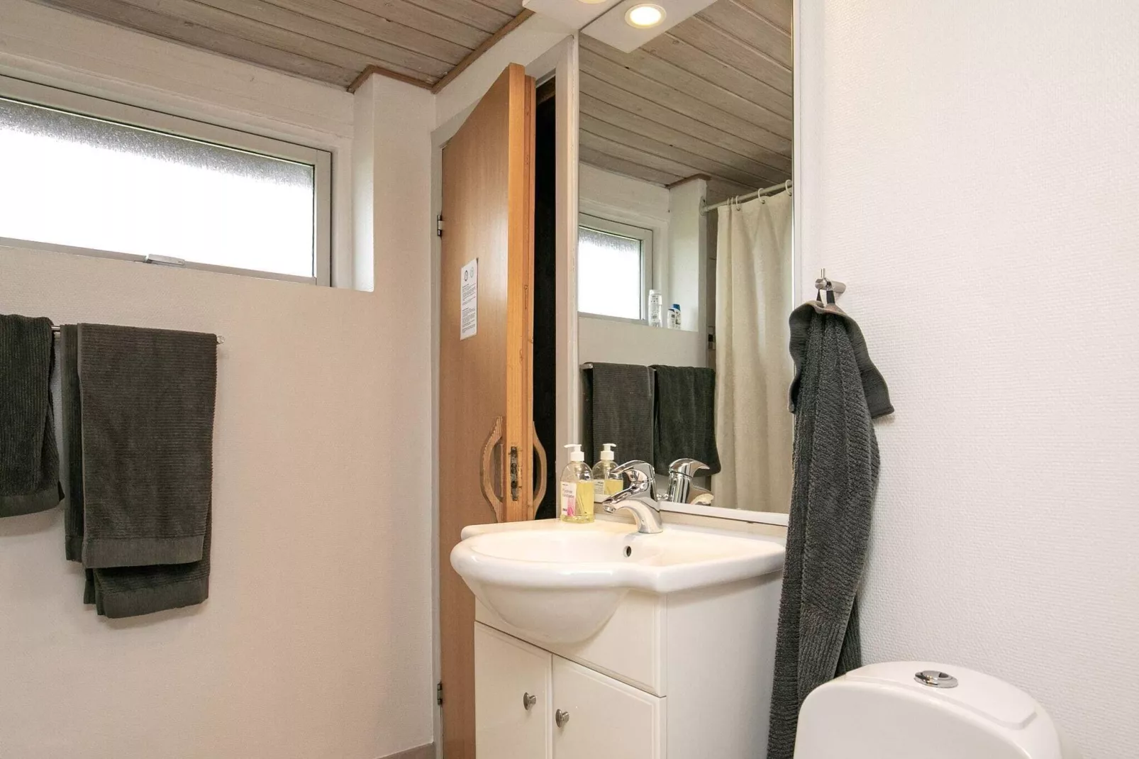 Energy-Efficient Retreat - By Traum Ferienwohnungen-Indoor