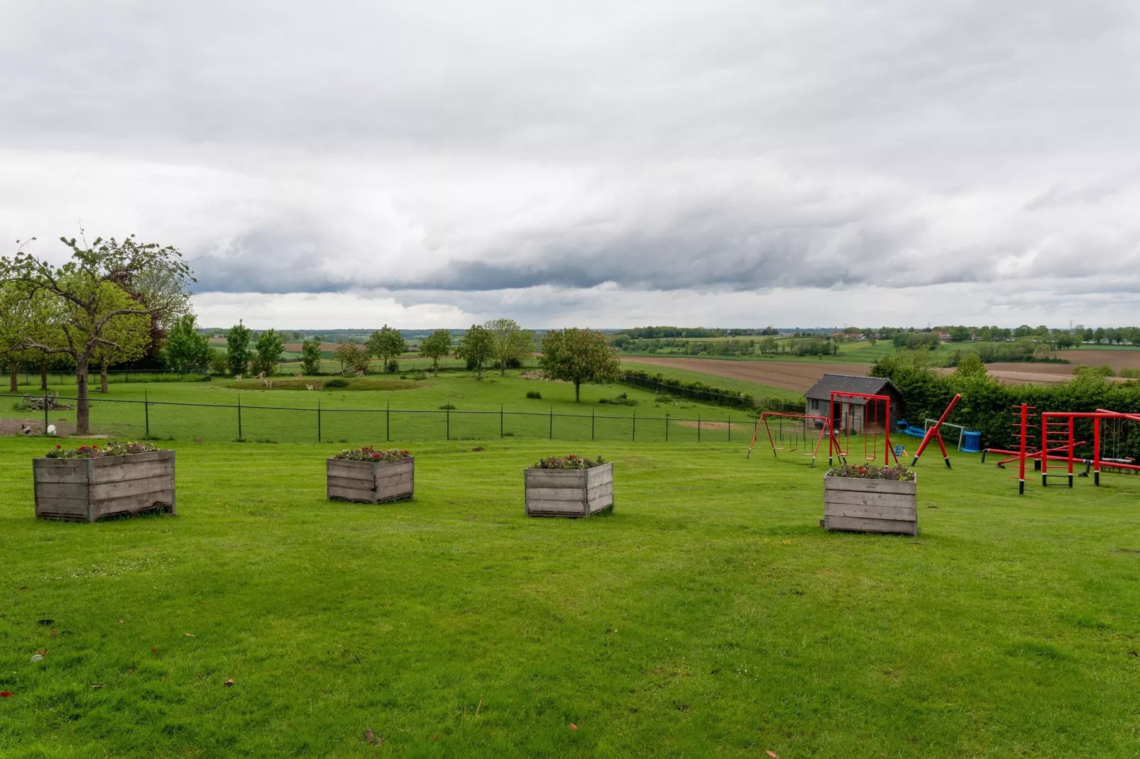 Valleyview Cottages - NR13-View summer
