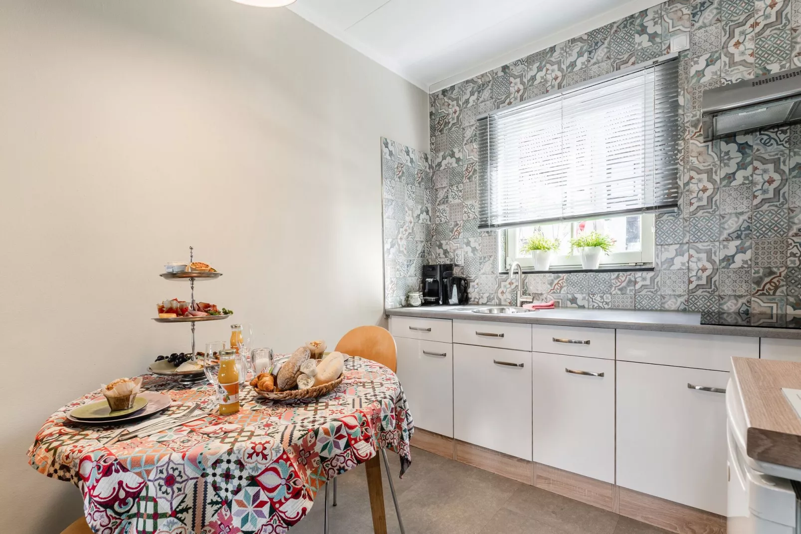 Valleyview Cottages - NR01-Kitchen