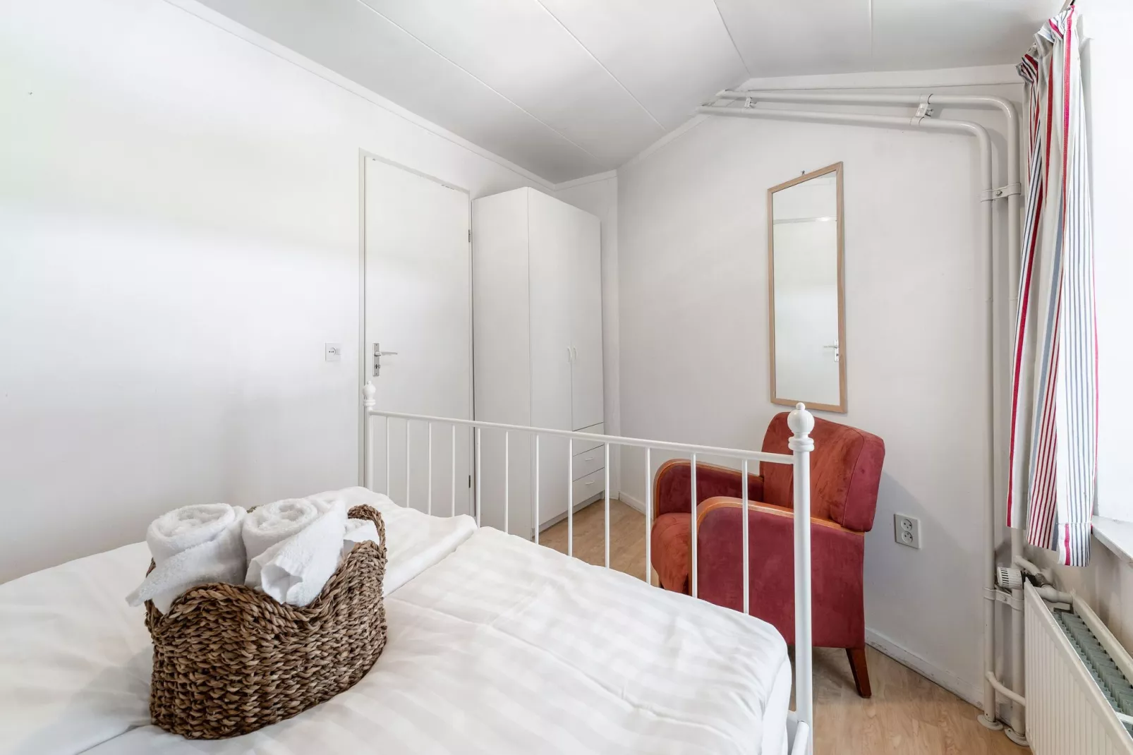 Valleyview Cottages - NR01-Bedroom
