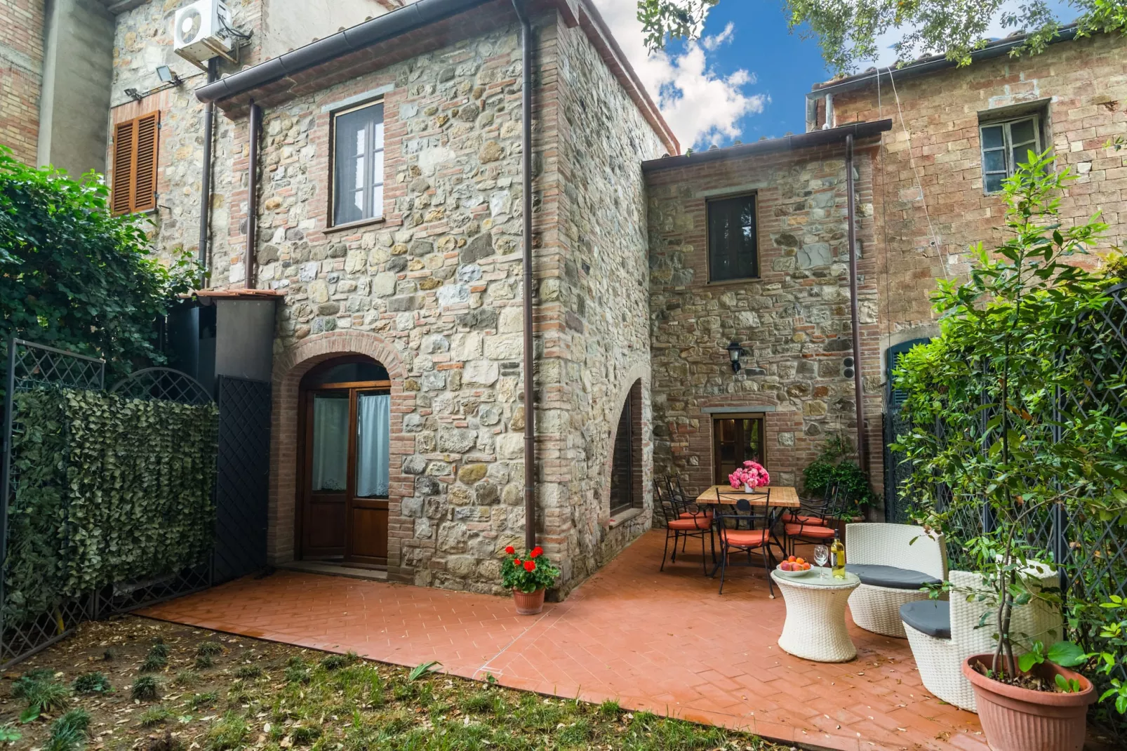 Il Vecchio Frantoio-Exterior summer