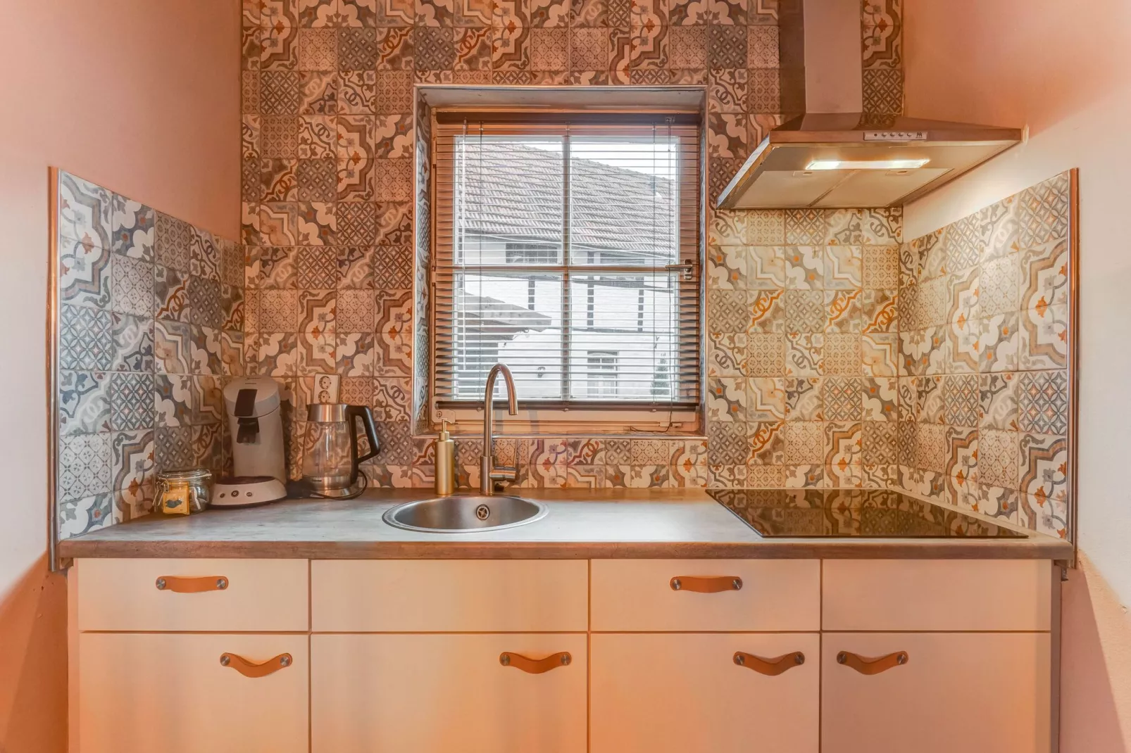 Valleyview Cottages - NR02-Kitchen