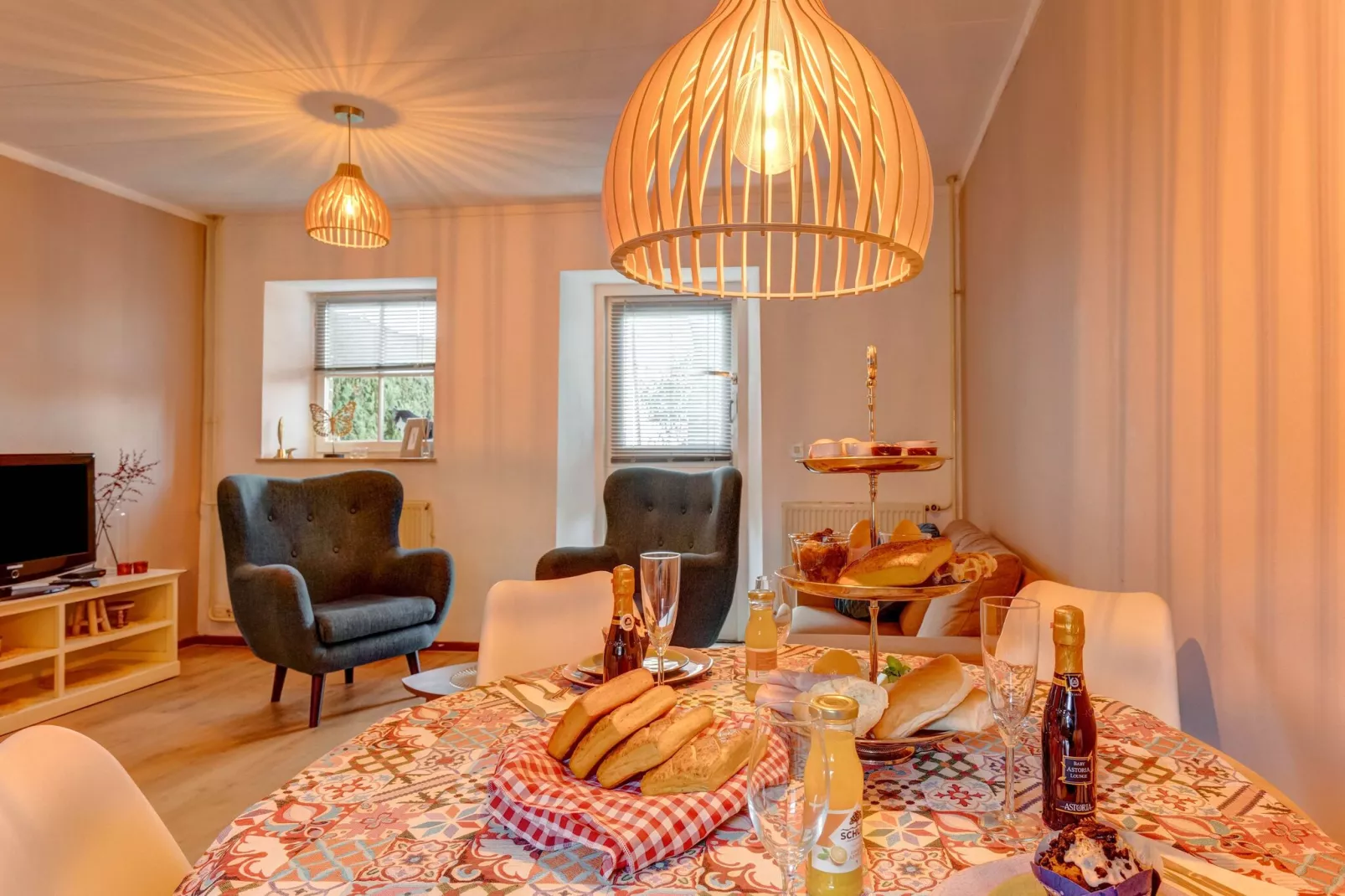 Valleyview Cottages - NR02-Dining room