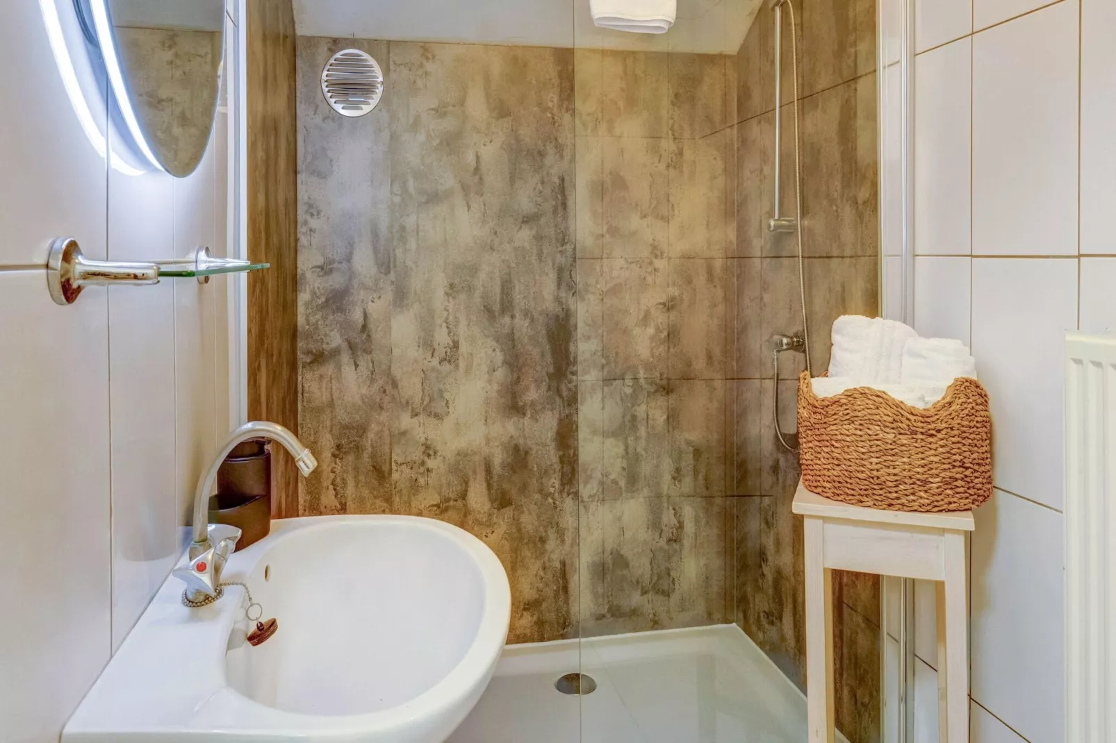 Valleyview Cottages - NR02-Bathroom