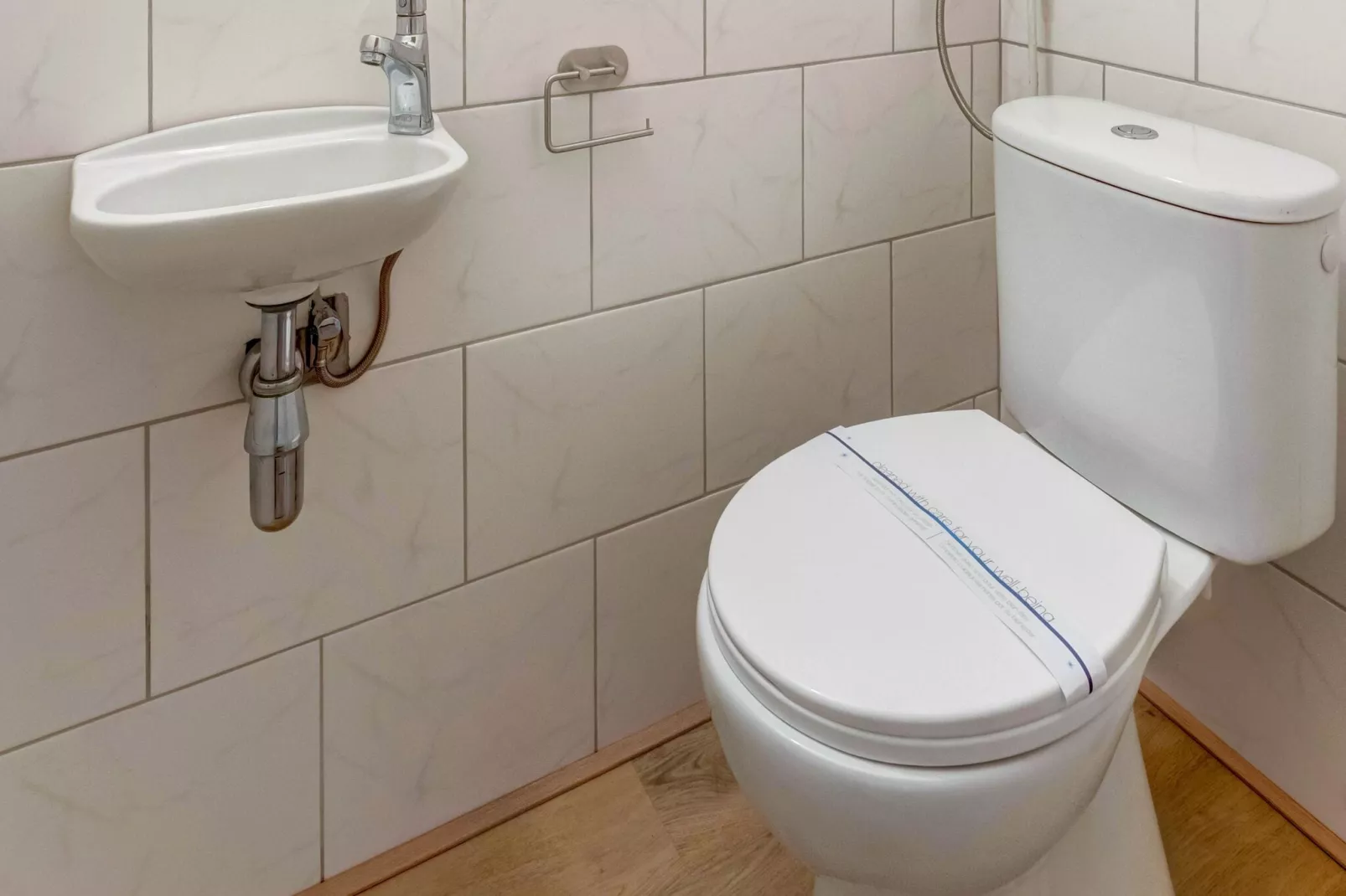 Valleyview Cottages - NR02-Bathroom
