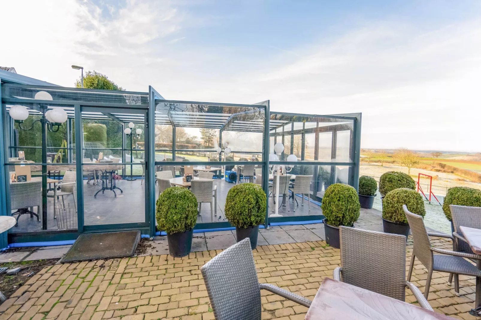 Valleyview Cottages - NR02-Terrace balcony