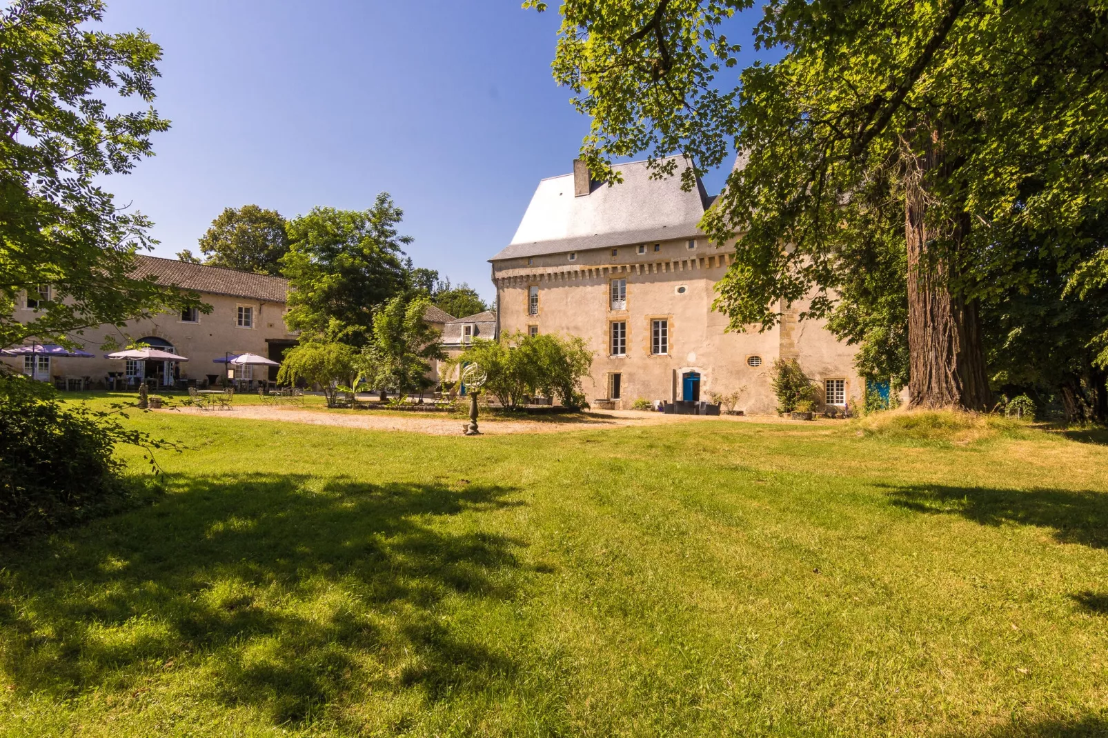 Gîte du Château-Gardens summer