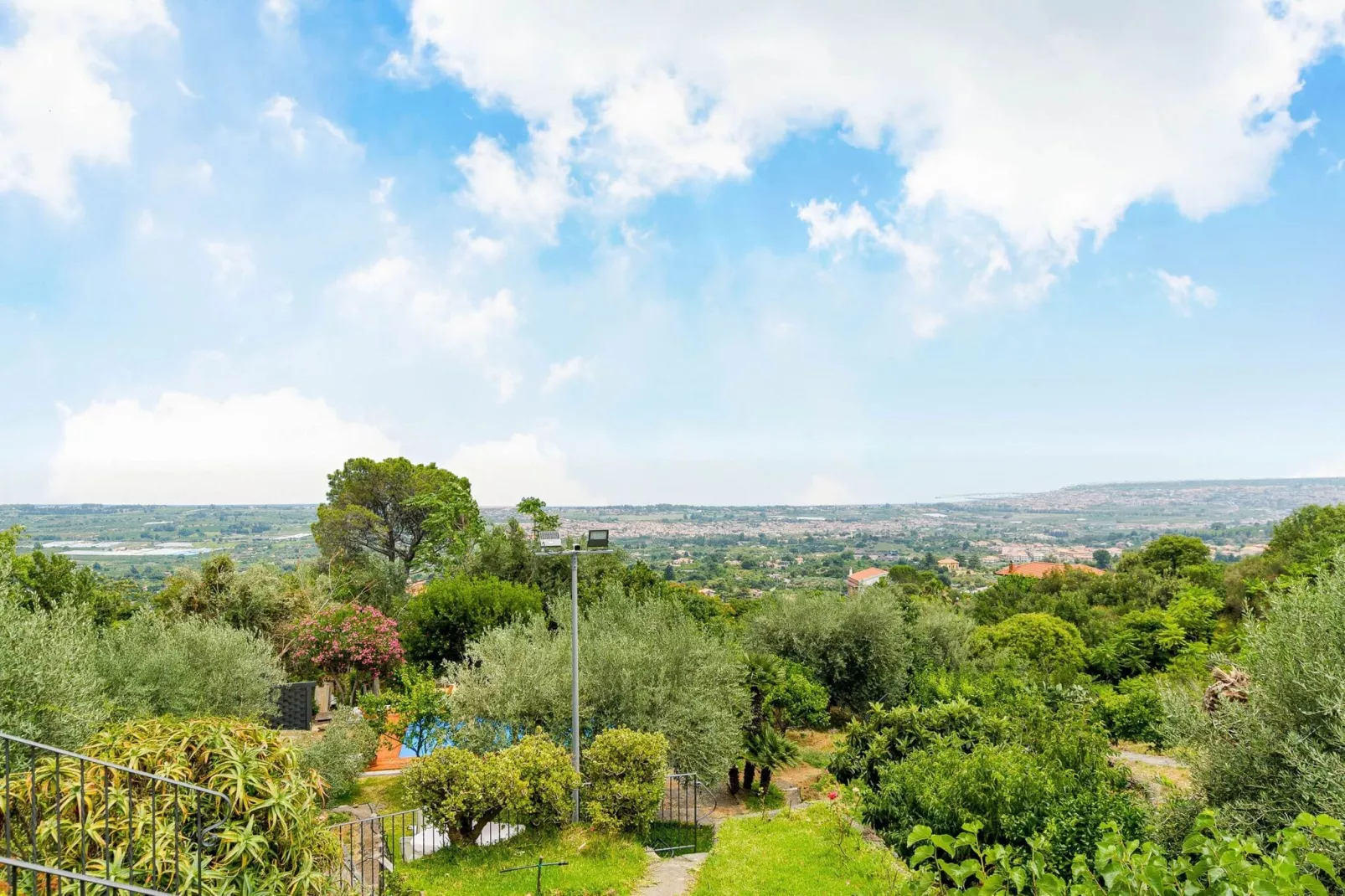 Villa Aloe Charming House-Vue d'été