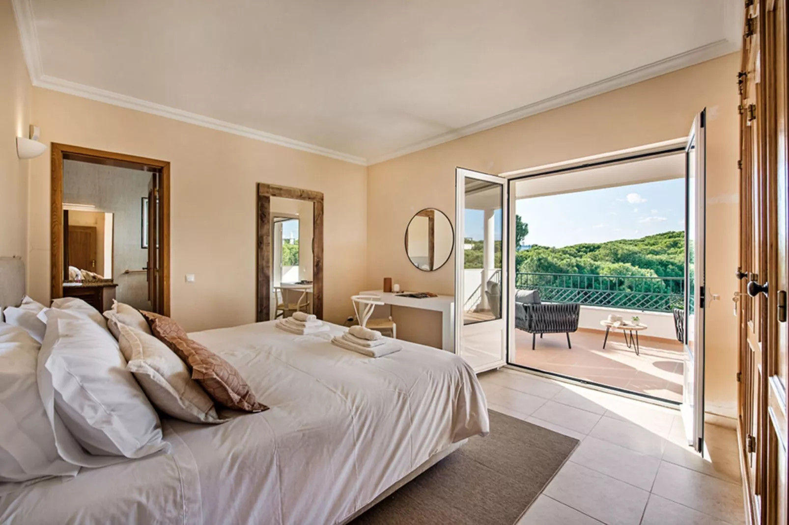 Praia Verde-Bedroom