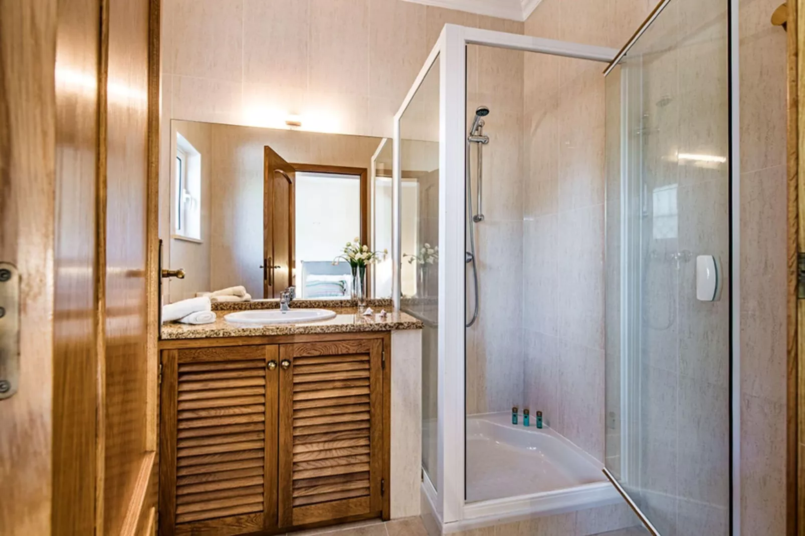 Praia Verde-Bathroom