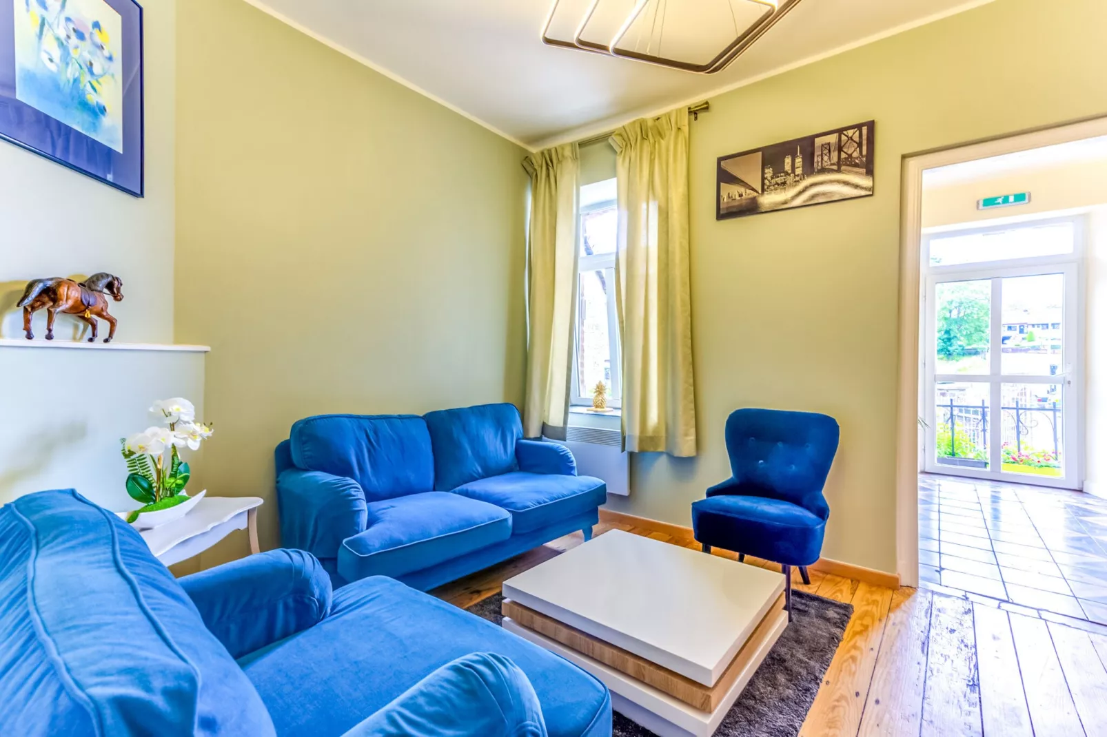 Le petit château de Harze-Salon