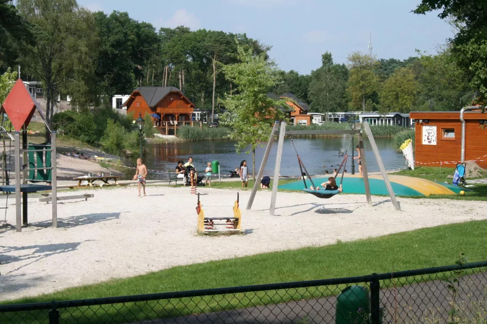 Resort Brunssummerheide 1-Park facilities