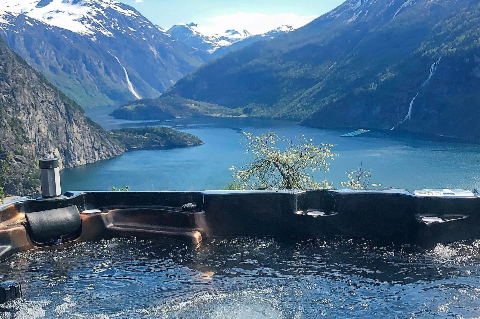 8 person holiday home in Valldal-By Traum-Spa