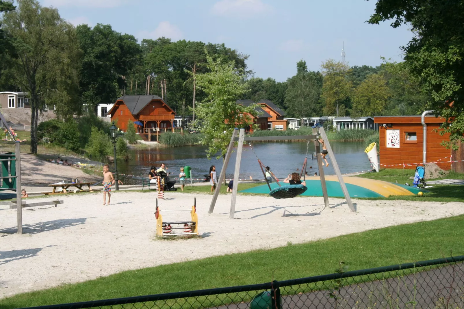 Resort Brunssummerheide 12-Park facilities
