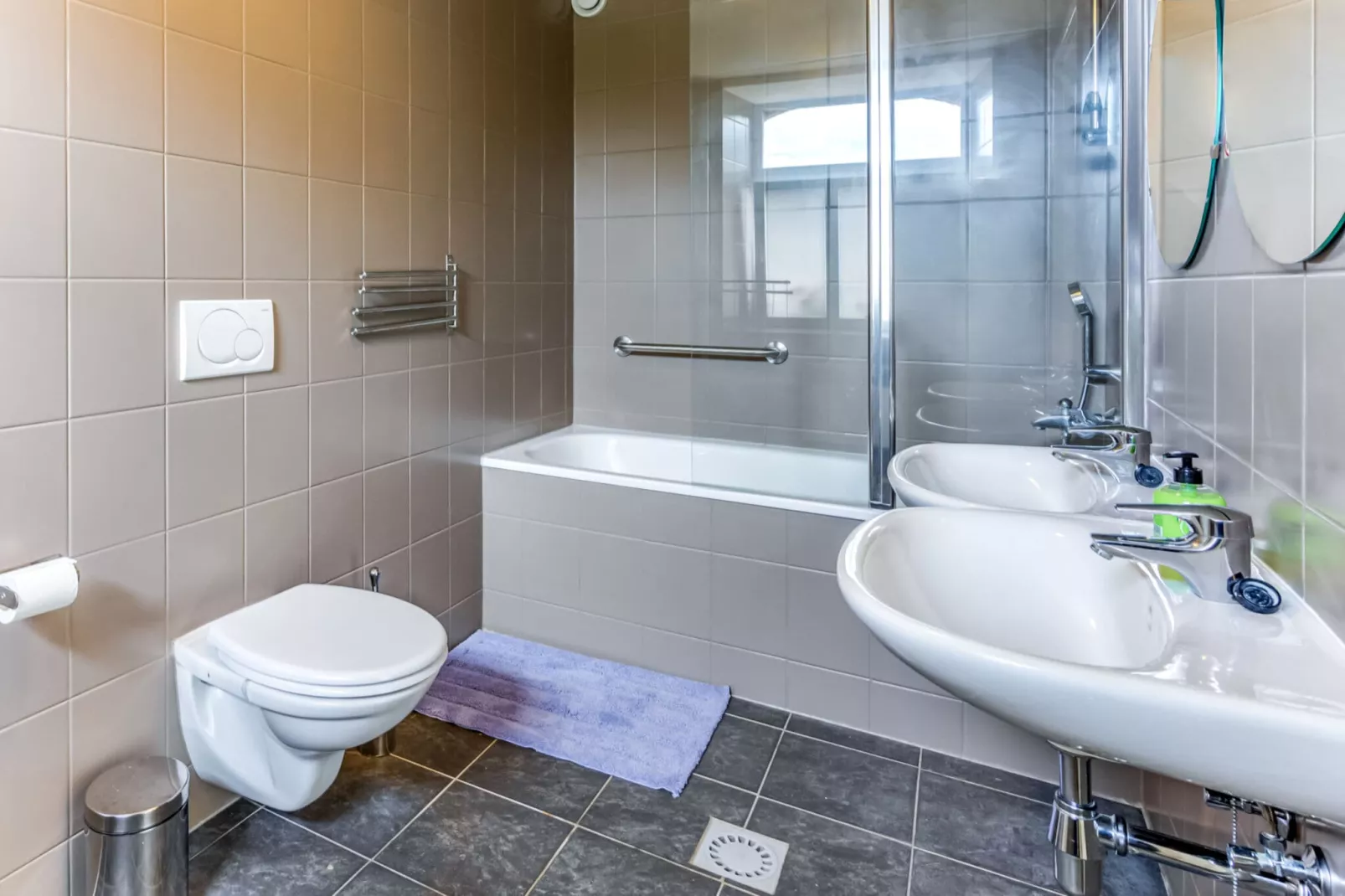 Le petit château de Harze-Salle de bain