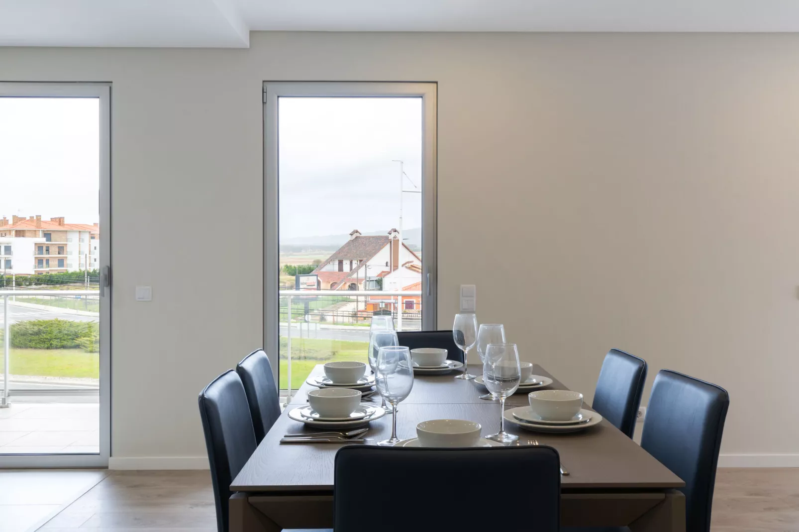 Apartment EM-Dining room