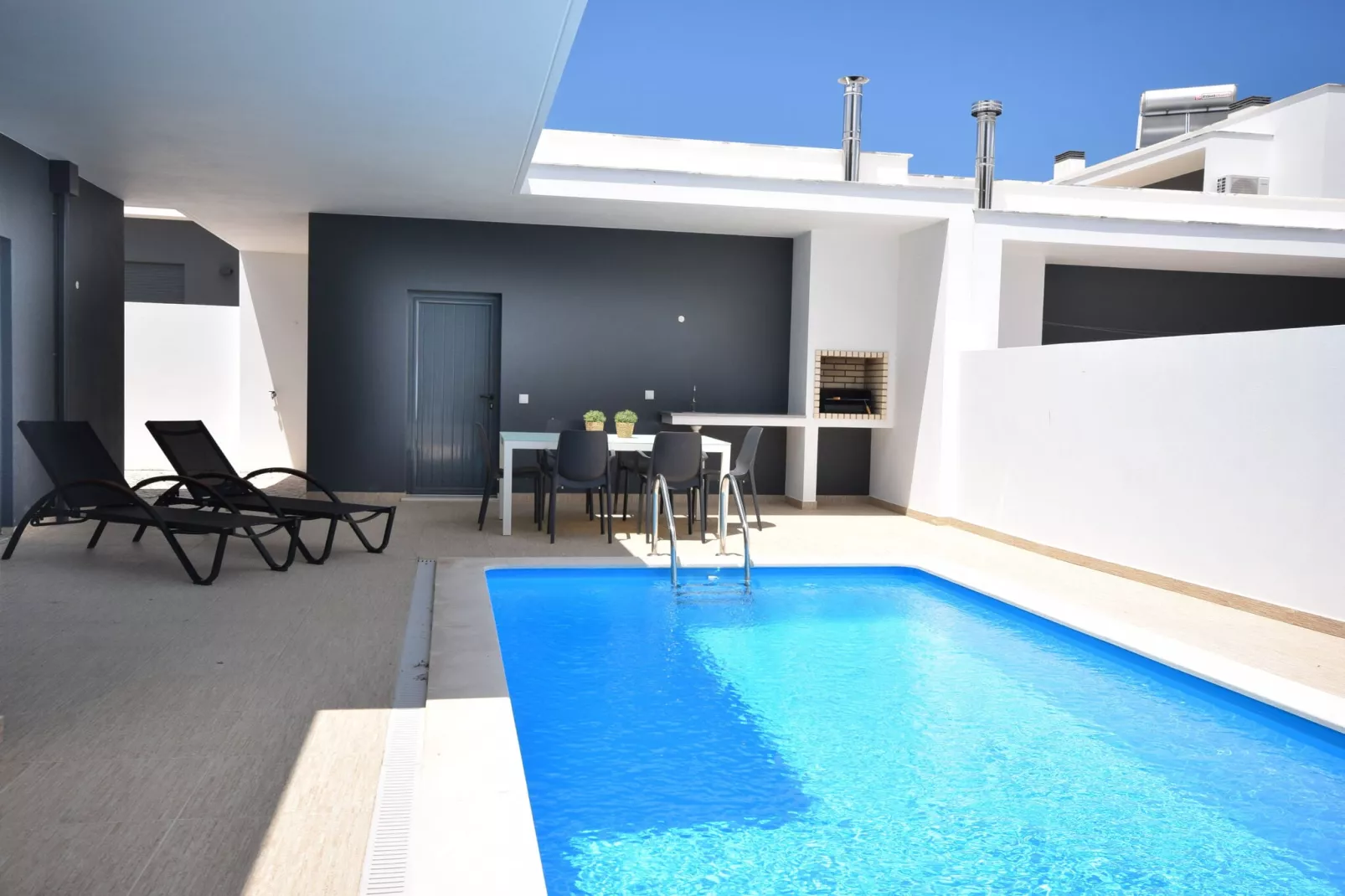 Vila da Lagoa-Pool