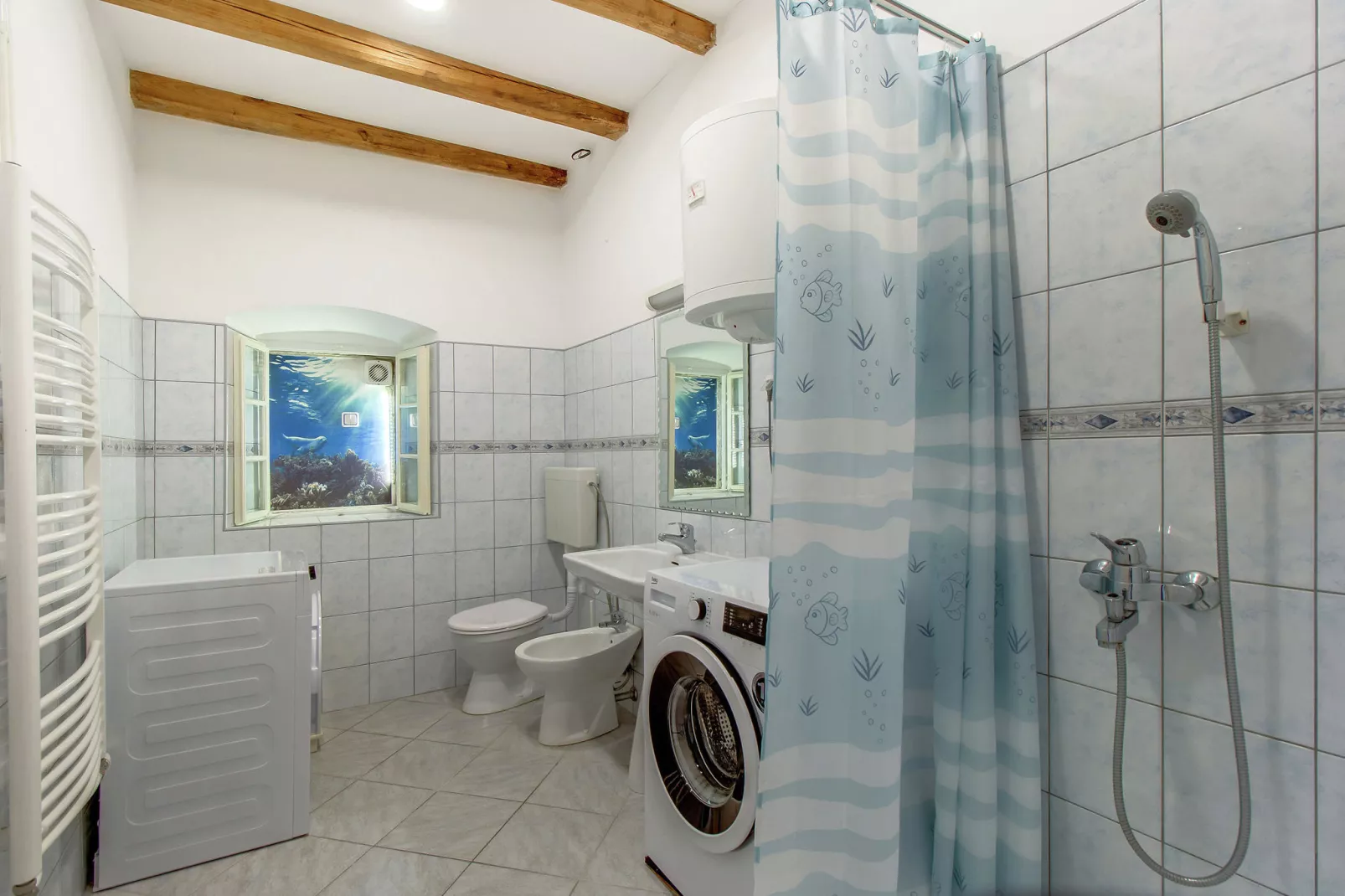 Antiqua-Bathroom
