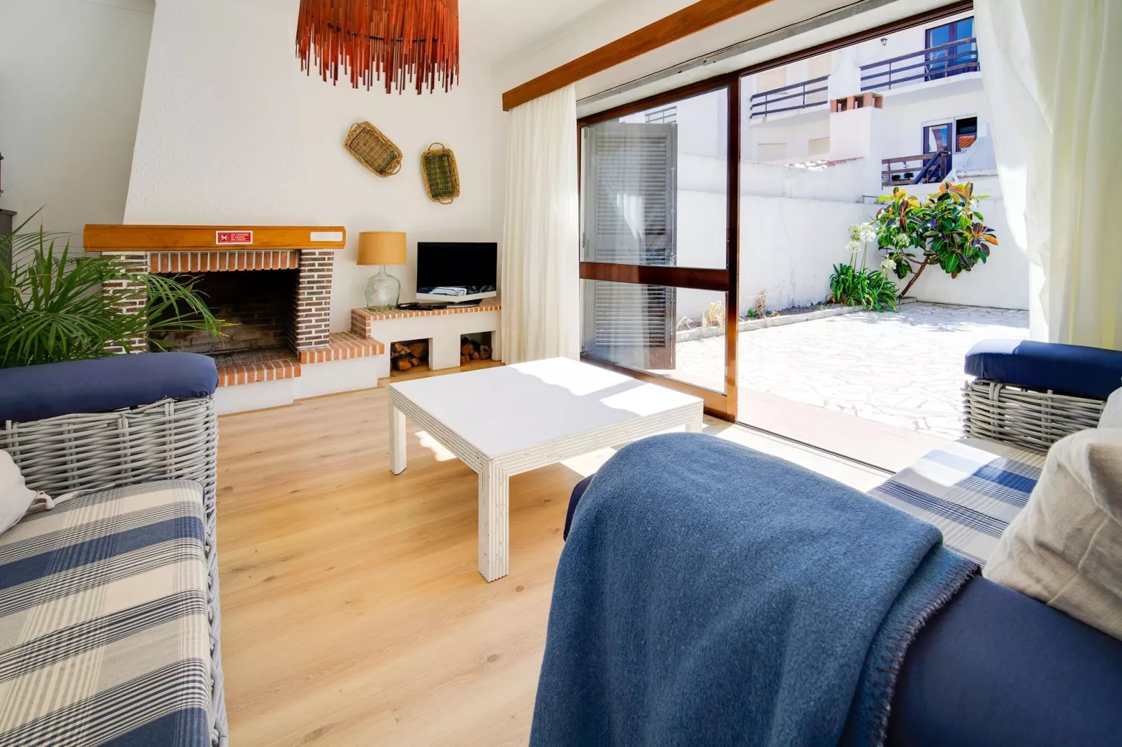 Isabel-Living room
