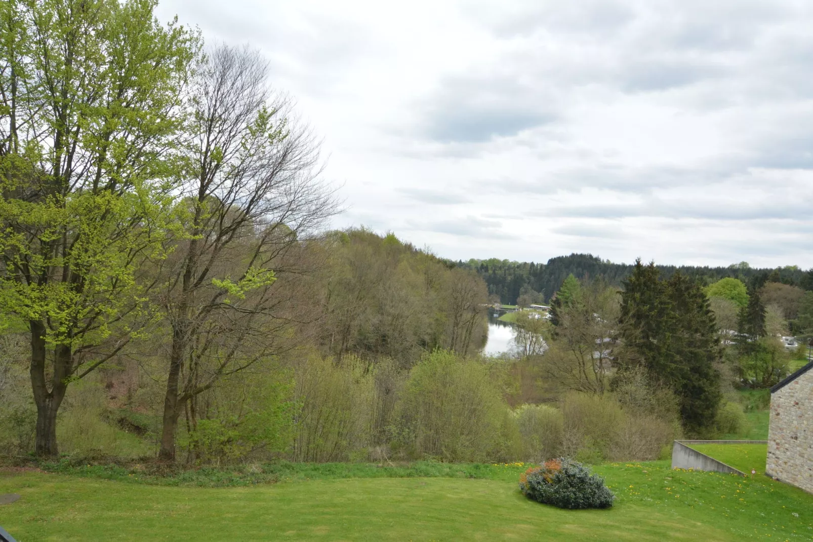 Les Jardins du Lac-Vue d'été