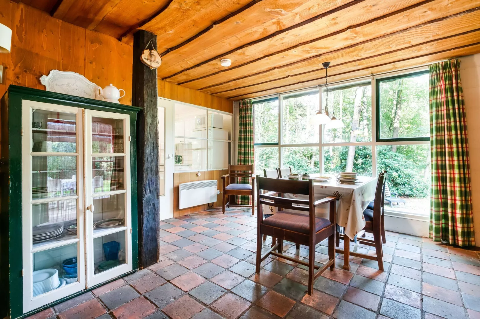 Het Boshuisje-Dining room