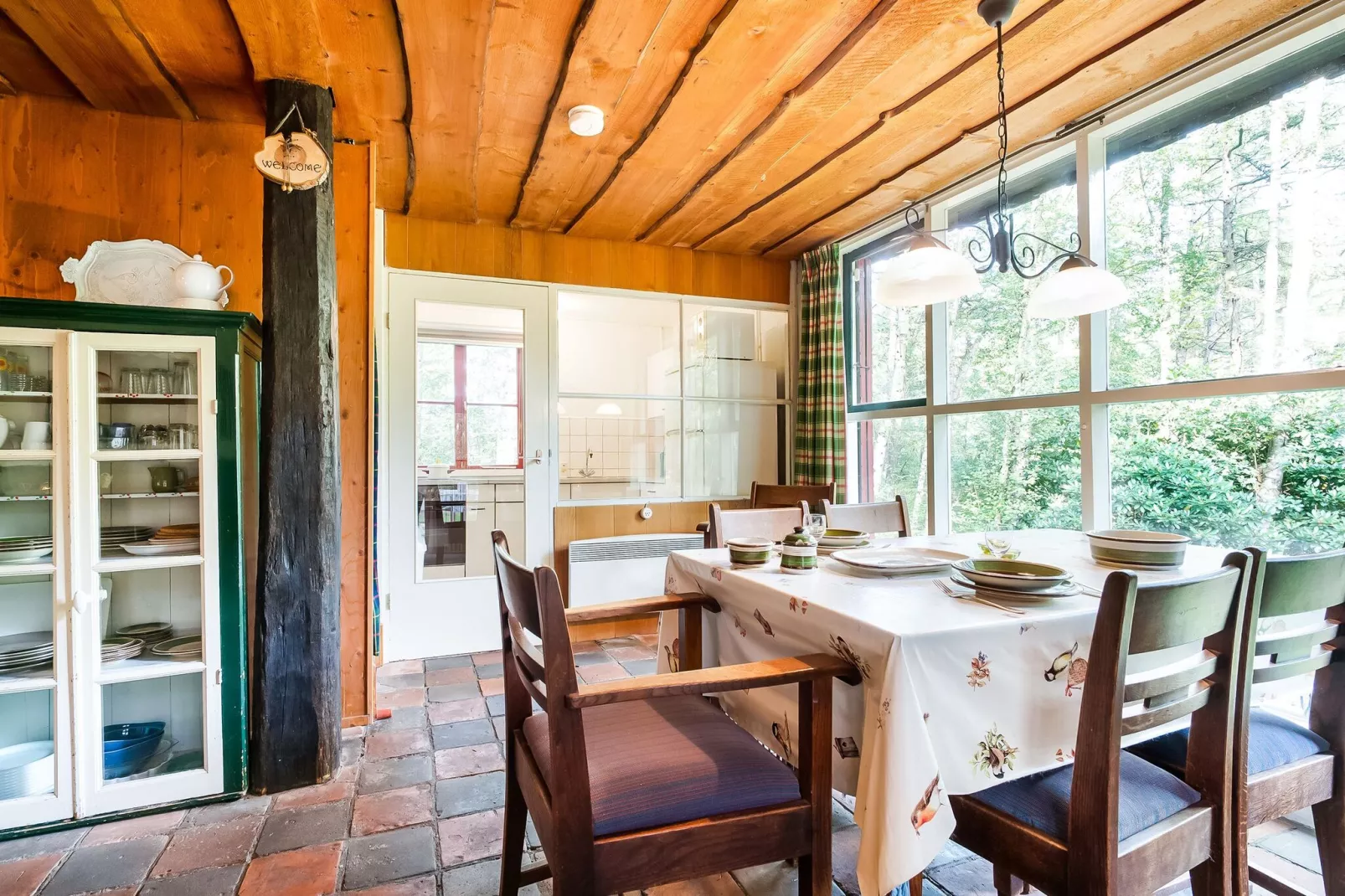 Het Boshuisje-Dining room
