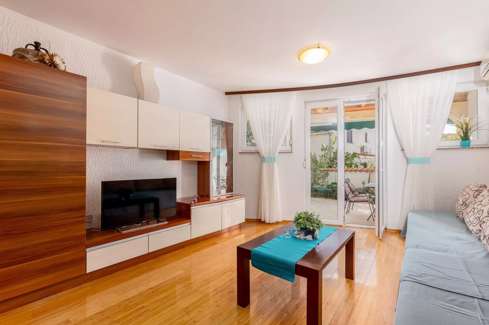 Marija Privatno 3-Living room