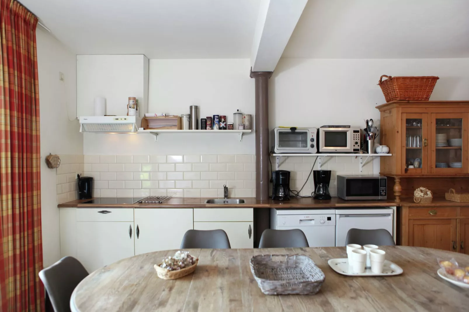 Appartement De Dorsvloer-Kitchen
