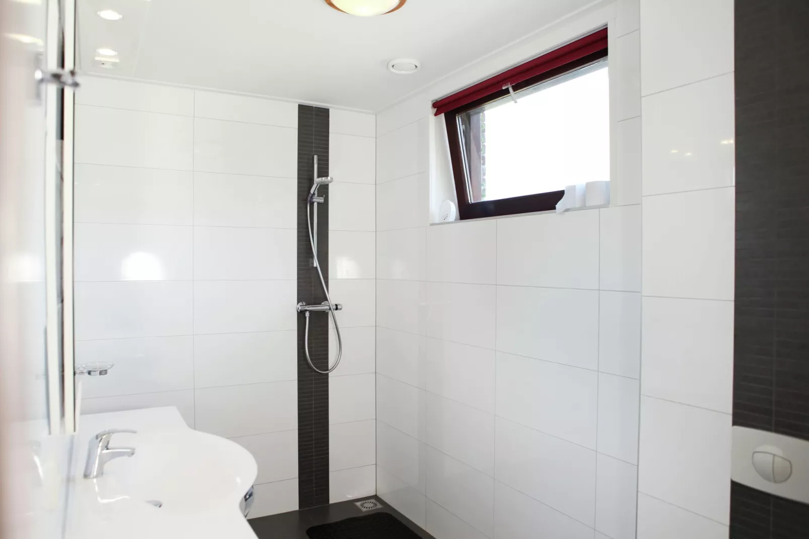 Appartement De Dorsvloer-Bathroom