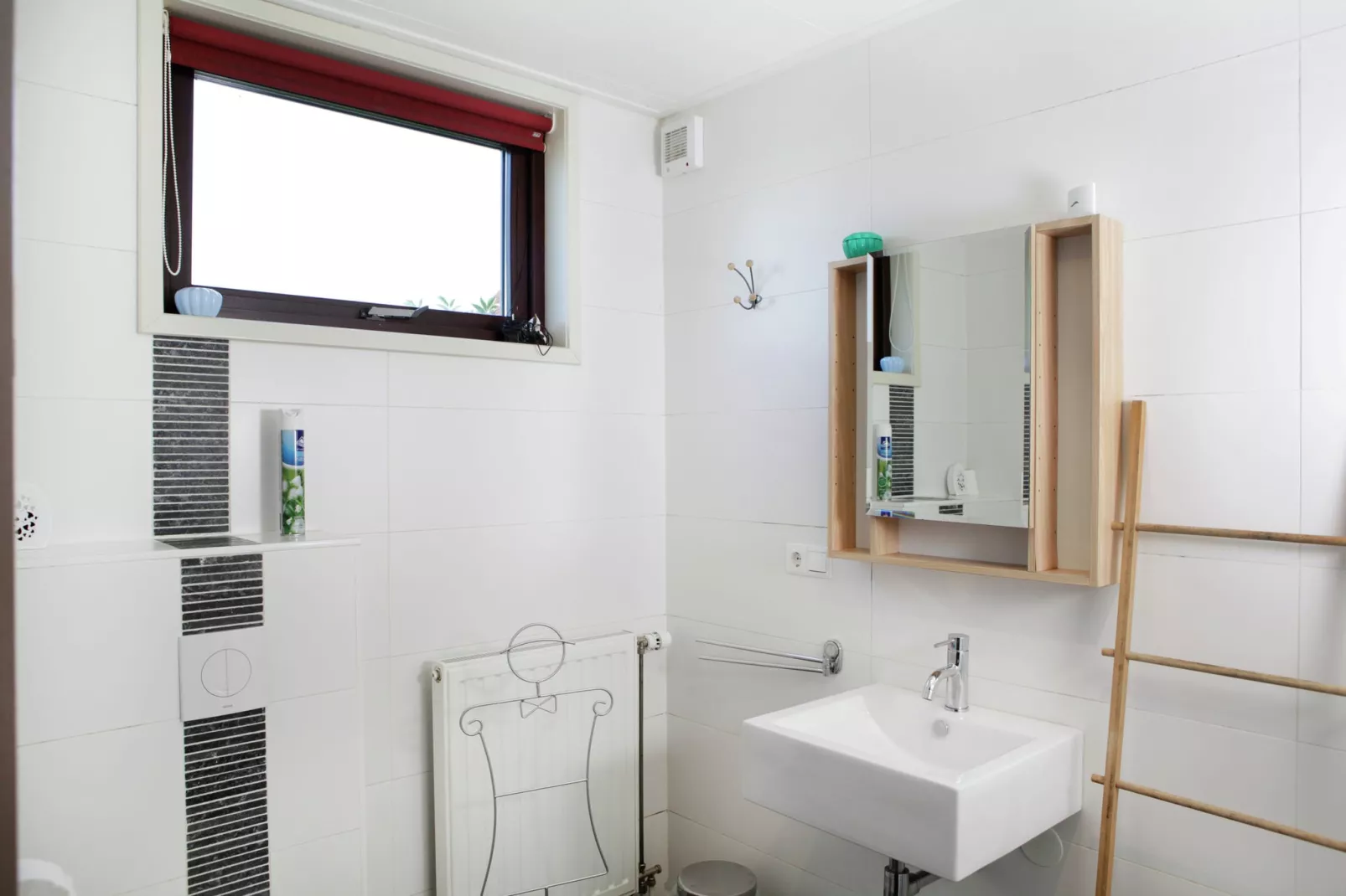 Appartement De Dorsvloer-Bathroom