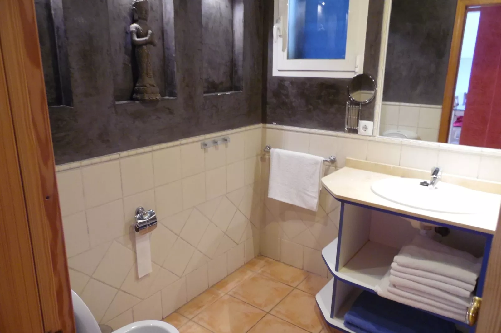 Los Geranios-Bathroom