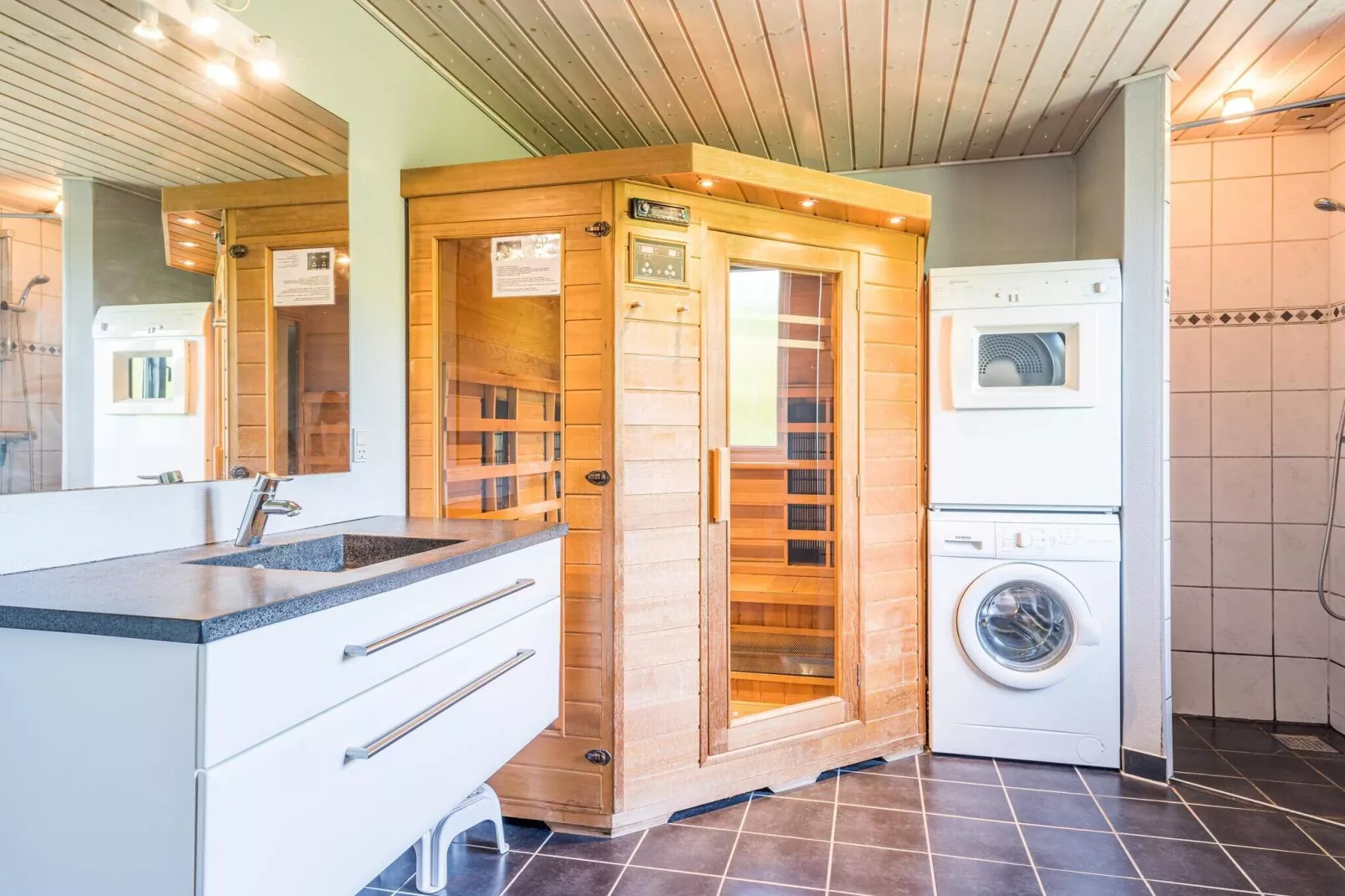 10 person holiday home in Hemmet-Sauna