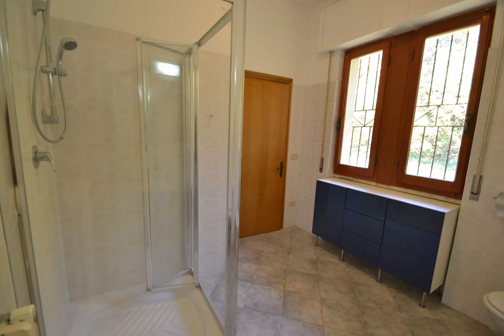 Nelverde 12-Bathroom