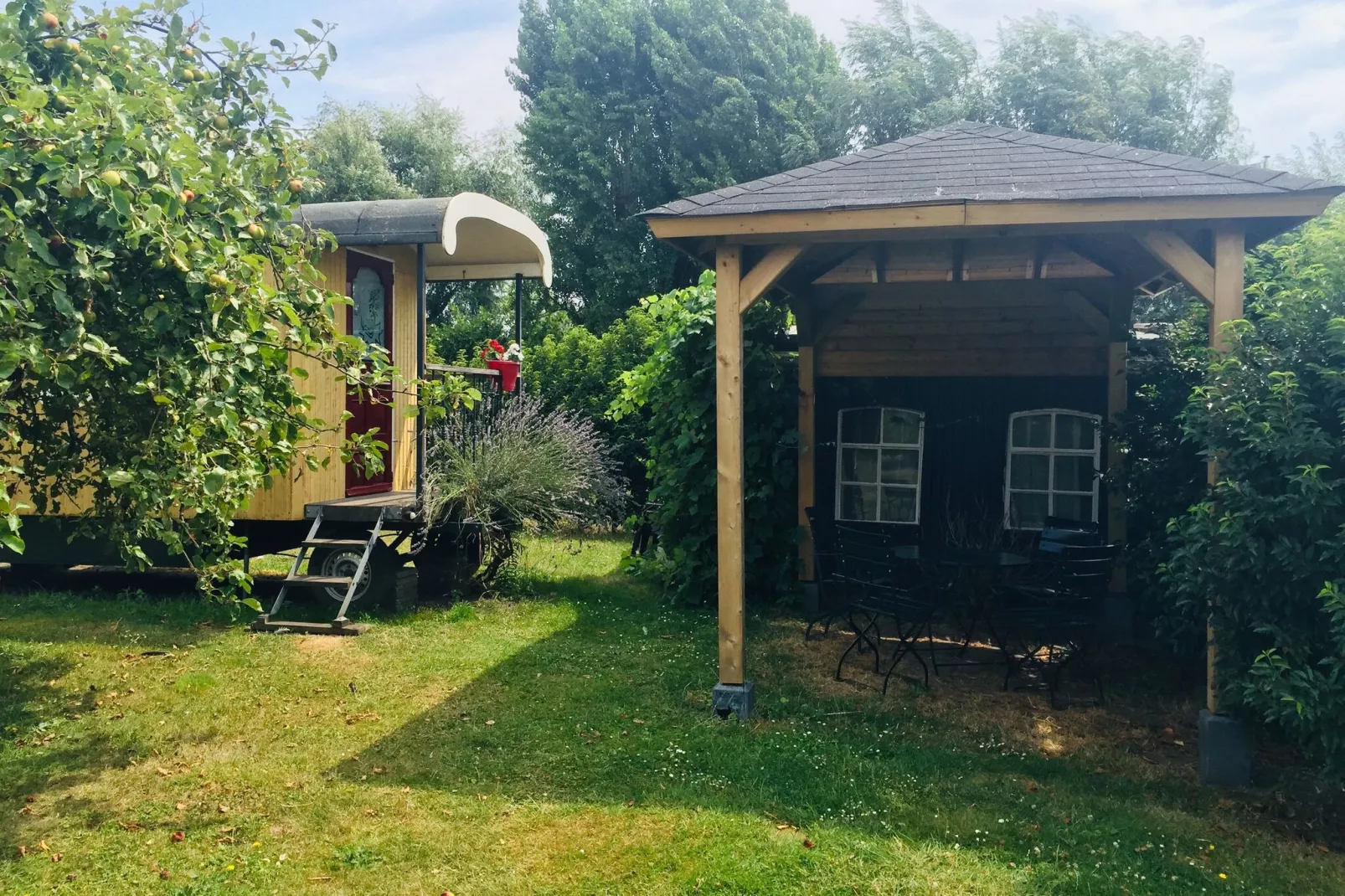 Pipowagen de Weideblick-Außenbereich Sommer