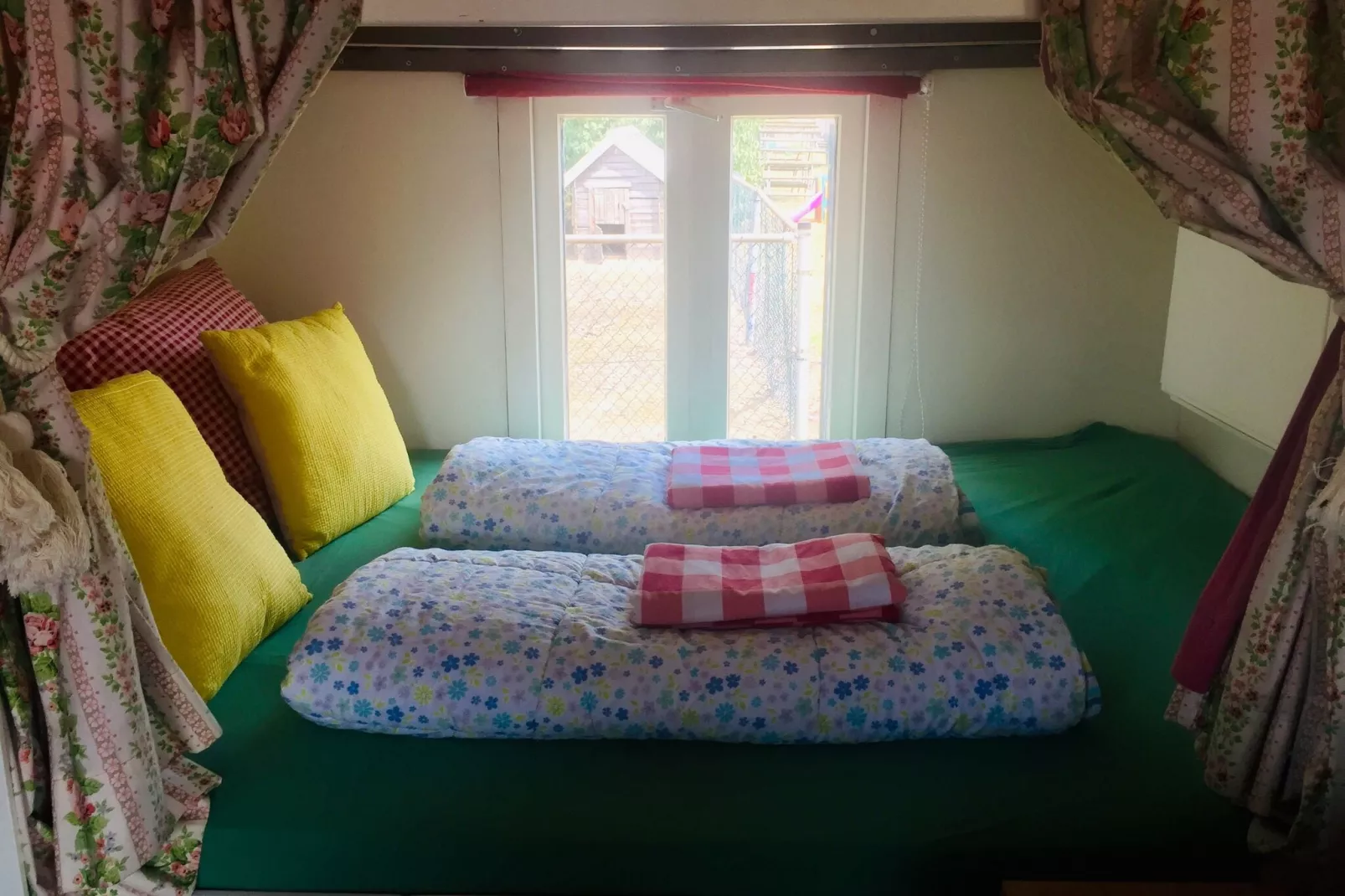 Pipowagen de Weideblick-Schlafzimmer