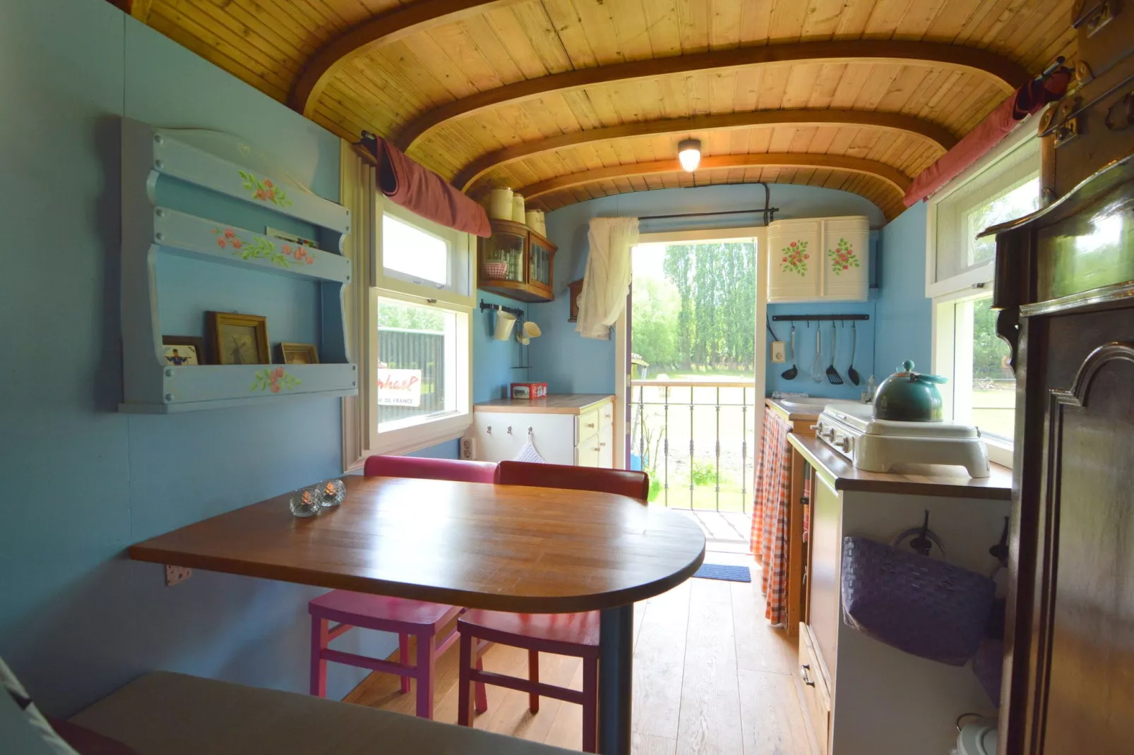 Pipowagen de Weideblick-Wohnzimmer