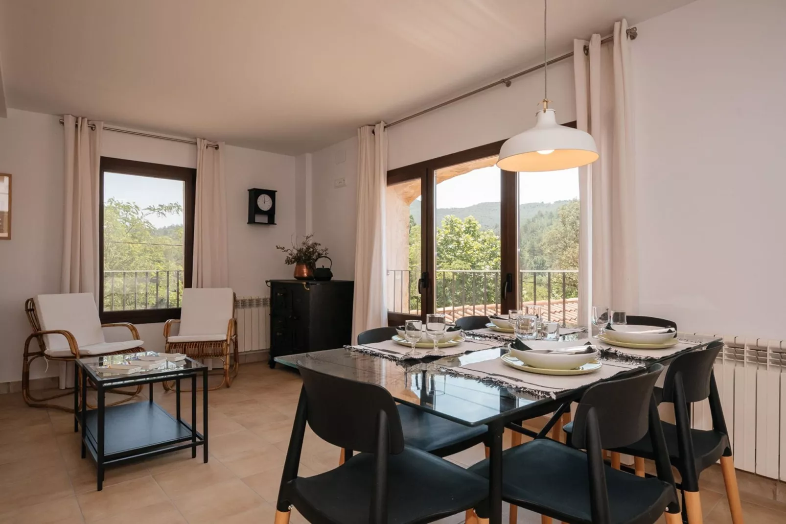 Els LLacs-Dining room