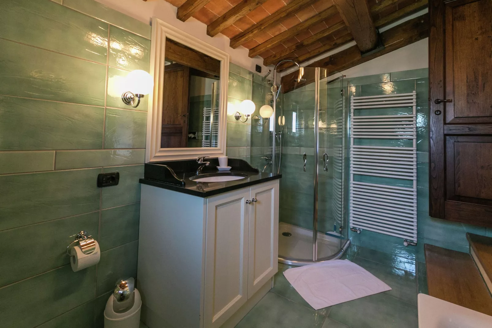 Casa Quattro-Bathroom